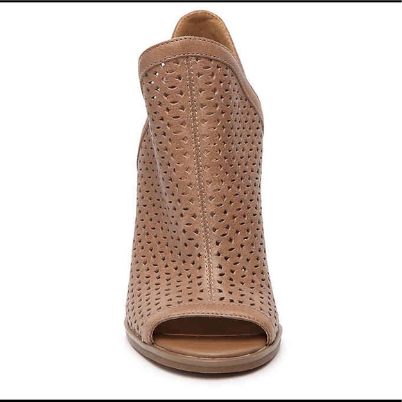 πππSOLDπππNEW Lucky Brand Livey Booties - Picture 2 of 6